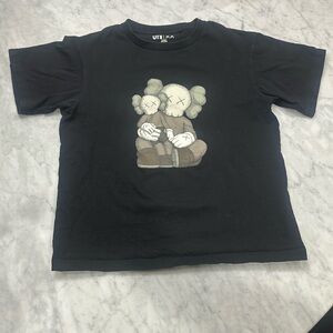 🔥🔥 boys kaws x Uniqlo T-shirt
